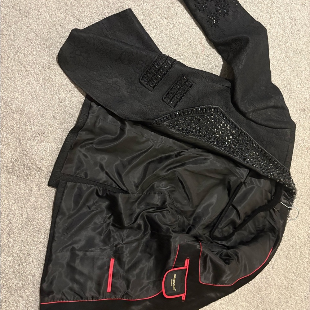 Elegant Black Embellished Men's Blazer - Picture 13 of 14